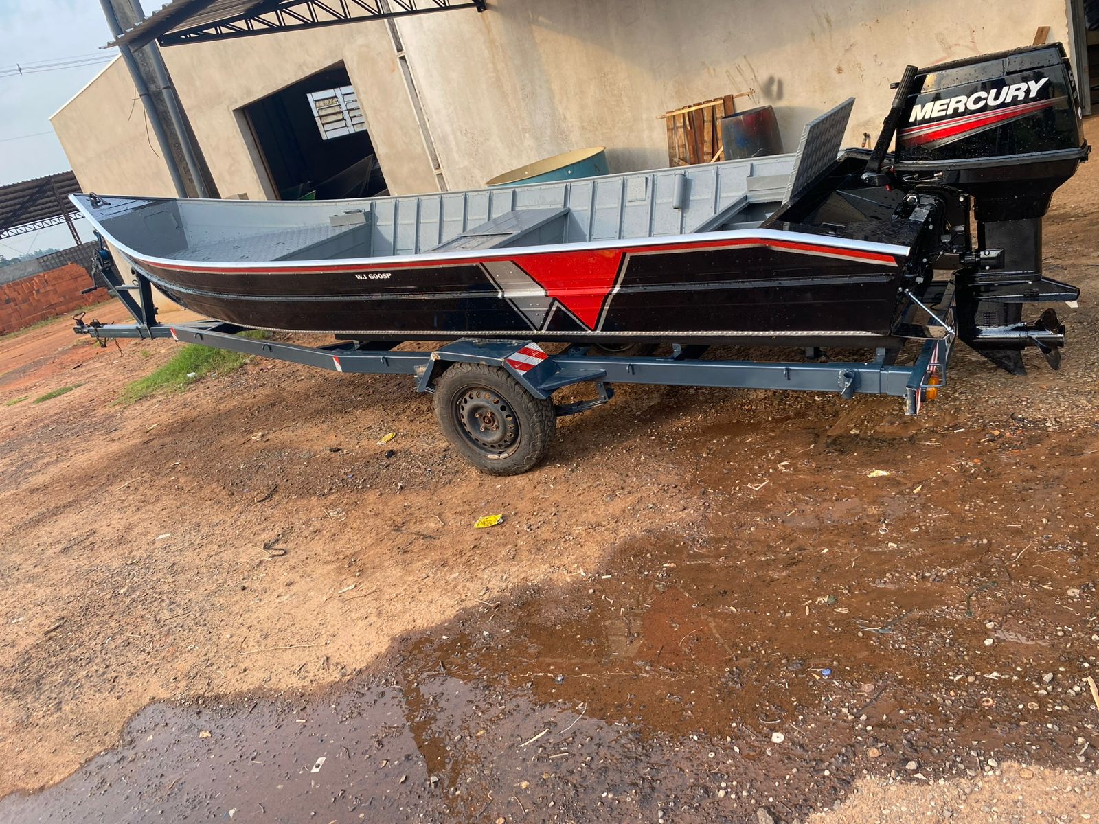 Barco de alumínio modelo 1